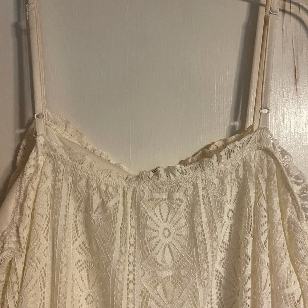 Cold shoulder blouse - Picture 3 of 4